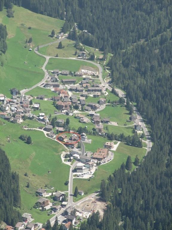 Appartamenti Chalet Orchidea Canazei Exterior photo